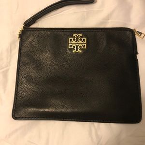 Tory Burch Accessories - Tory Burch clutch! Holds keys phones wallets, etc! Tory Burch Accessories - Tory Burch clutch! Holds keys phones wallets, etc!